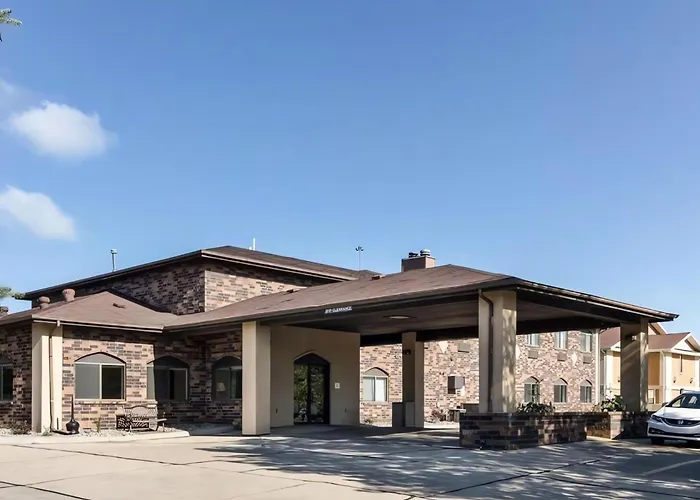 Quality Suites Near West Acres