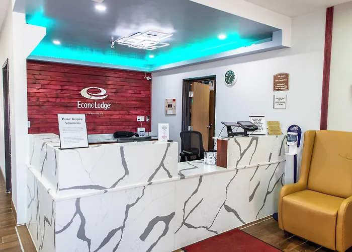 Econo Lodge Fargo - West Acres