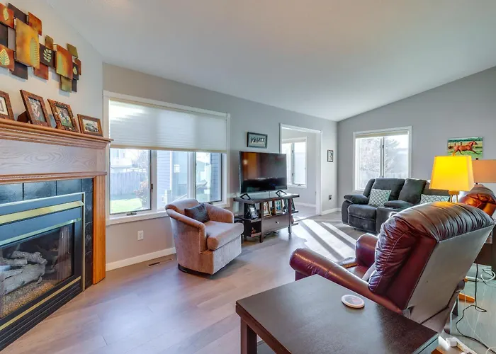 Work & Play: Pet-Friendly Fargo Home 6 Mi To Dtwn
