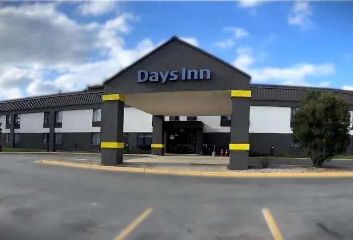 Days Inn By Wyndham Fargo - West Acres