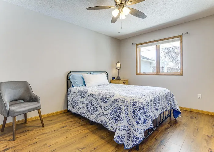 5 Mi To Dtwn: Pet-Friendly 'Wheatland Twin' Home!